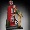 1/35 Pin-up At the Gas Pump, Resin Soldier, GK, Military Themes, Unassembled Model Kit
