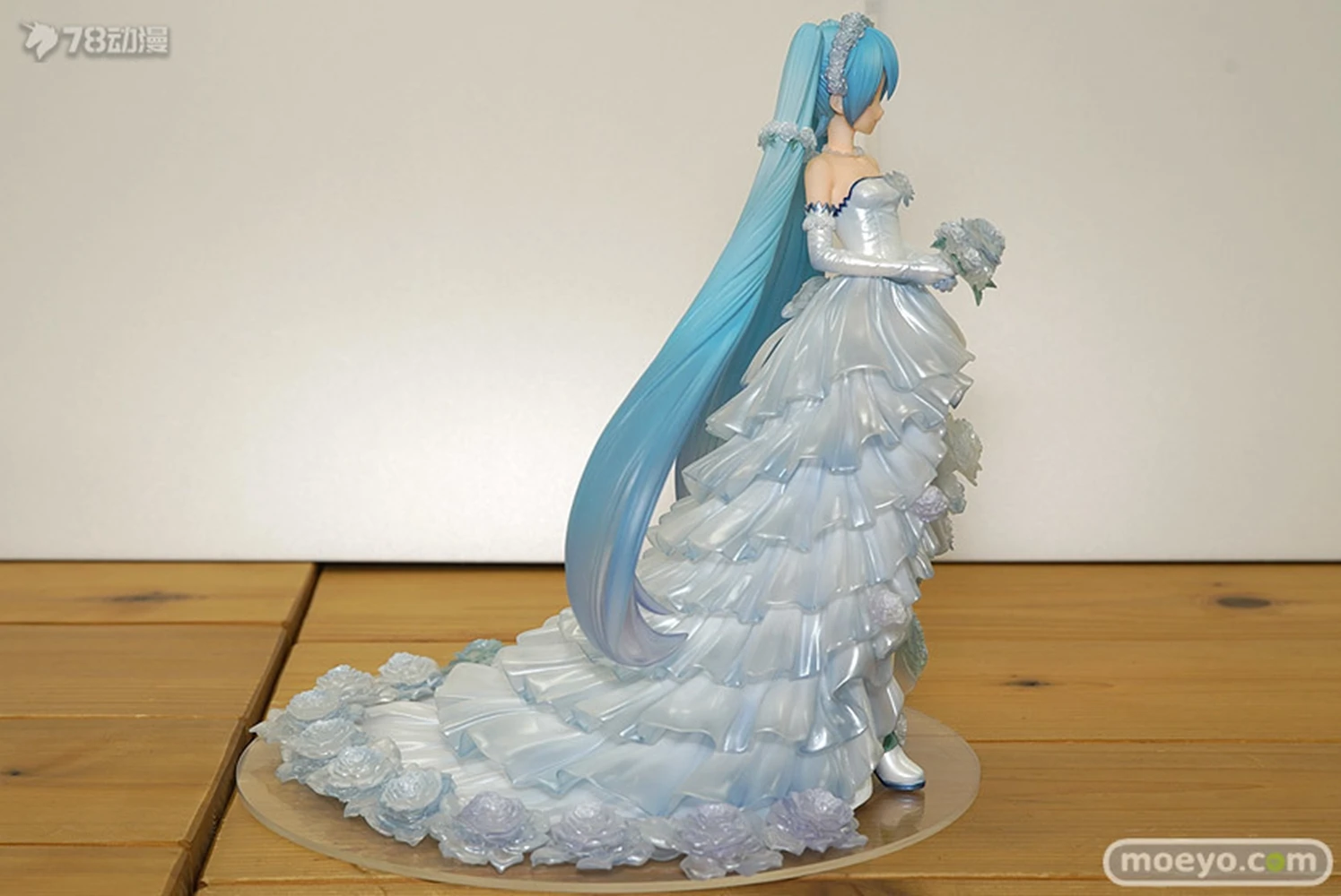 20CM Anime Hatsune Miku Figure 1/7 Wedding Dress Ver Flower Wedding Model Toy Gift Collection Action Figure PVC - Image 2
