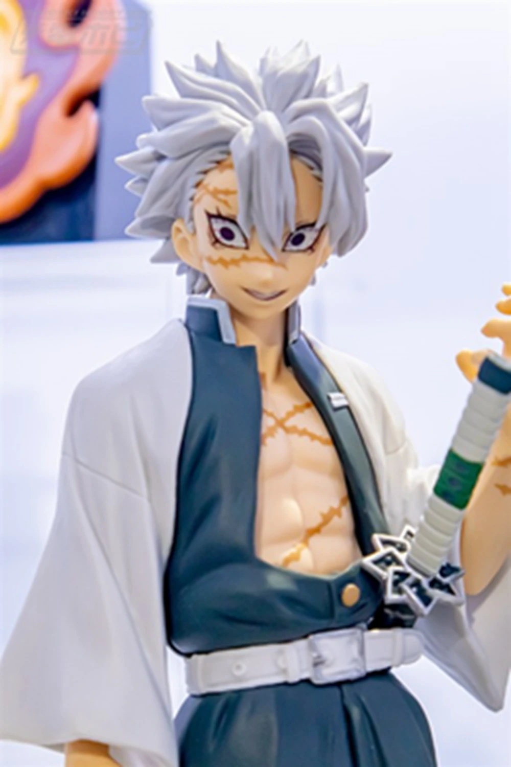 Original genuine 15CM Anime Figure Demon Slayer Kanroji Mitsuri Figure Kimetsu no Yaiba Kamado Tanjirou Figure Model Toy - Image 4