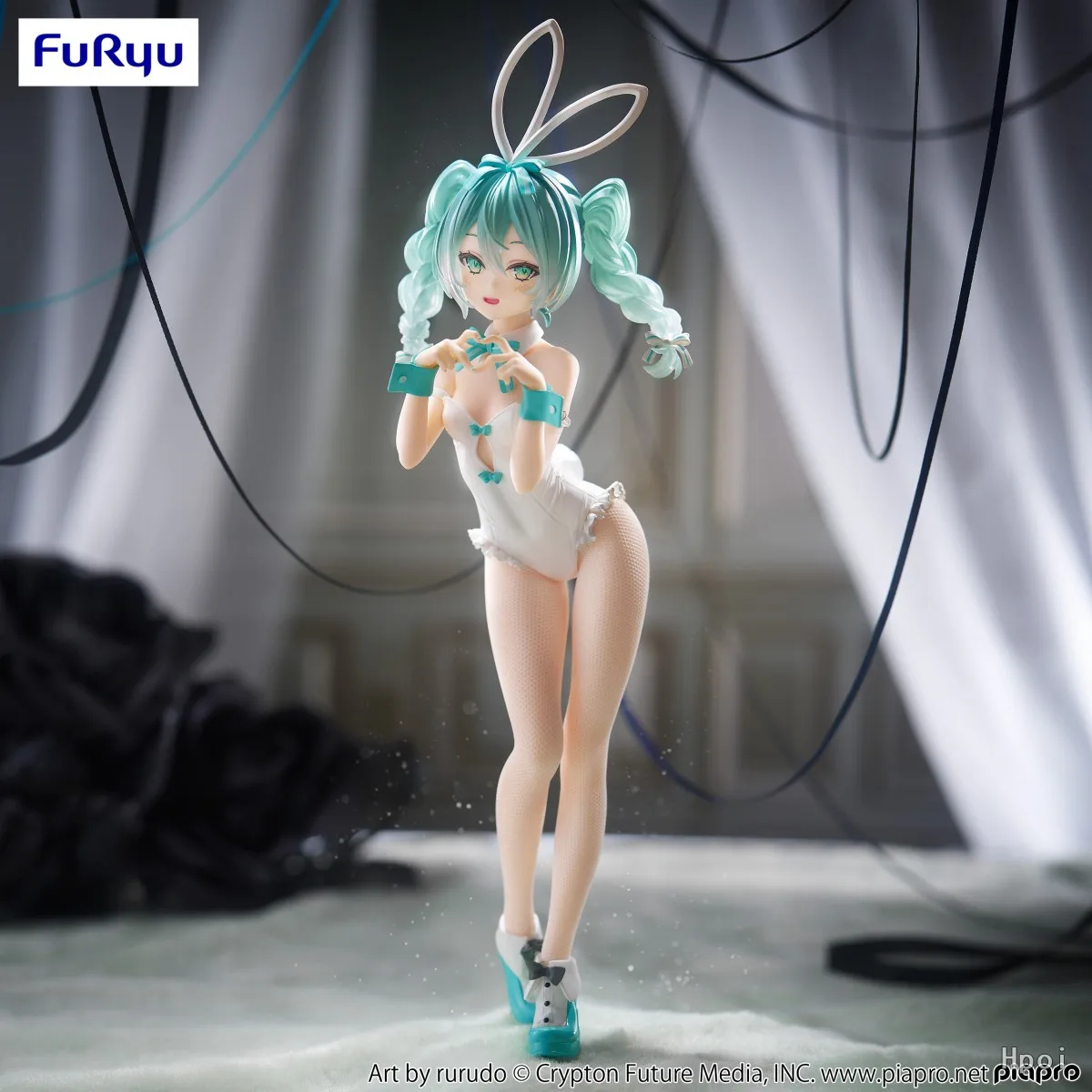 FuRyu BiCute Bunnies Hatsune Miku -Rurudo White Ver.- PVC 27CM Anime Model Action Figure — view 2