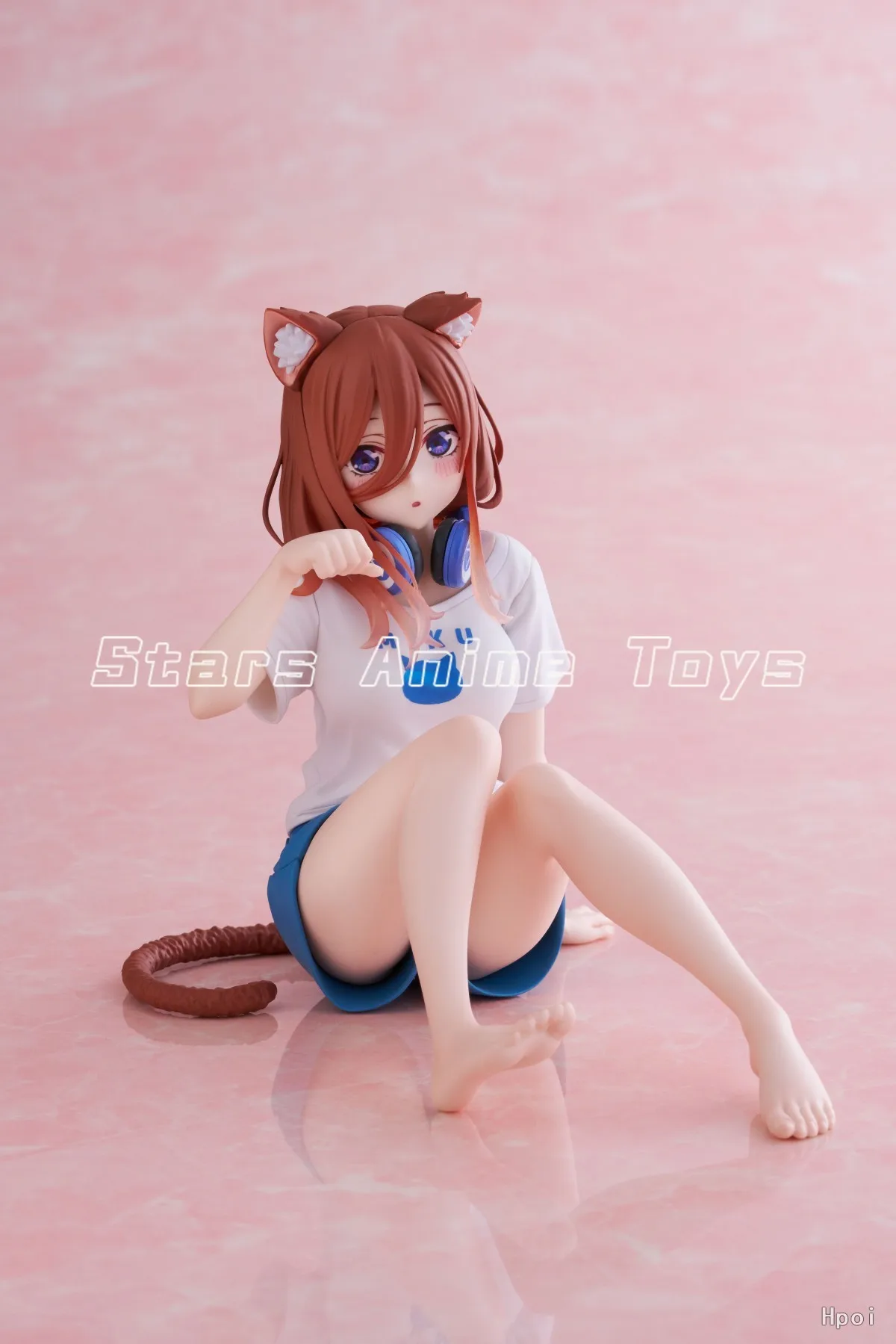 TAiTO Desktop the Quintessential Quintuplets Nakano Miku/Nakono Yotsuba/Nakano Itsuki Cat Homewear Collectible Figure — view 2