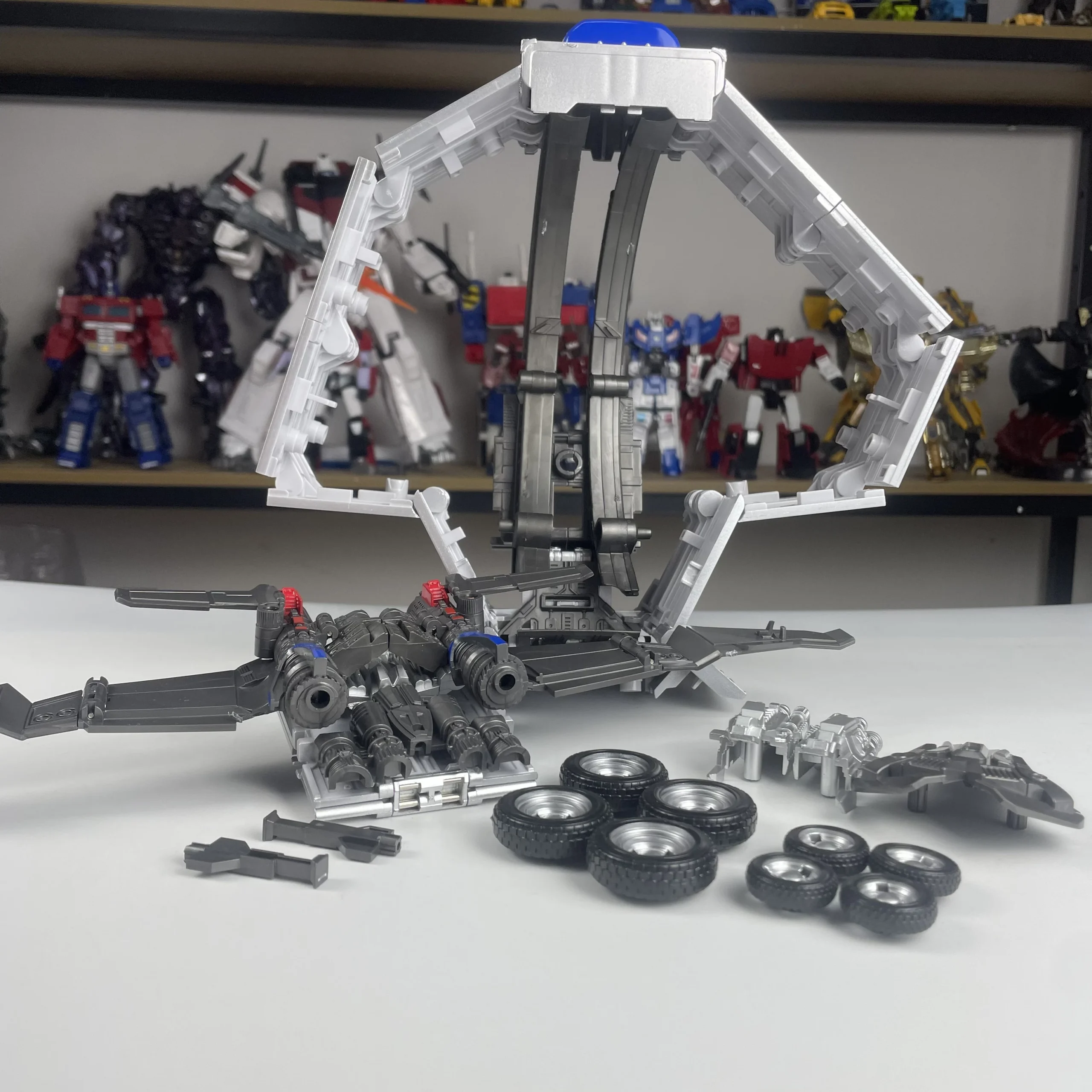 Baiwei CY01 Jetwing Container Transforming Robot Figure — view 2