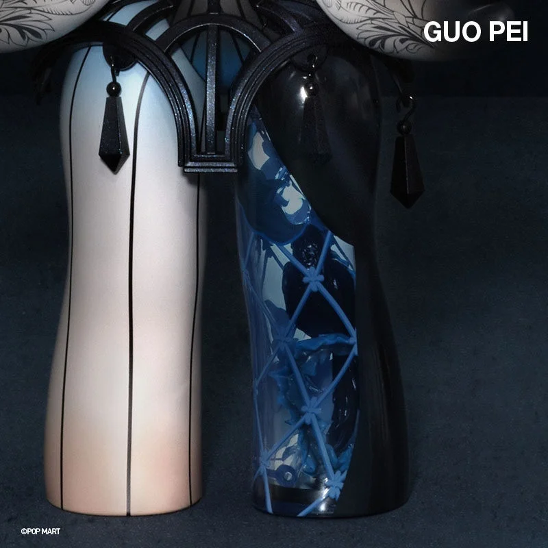 Tcv Popmart Mega Α Skullpanda 1000% 400% Guo Pei Alternate Universe Collectible Figure — view 3