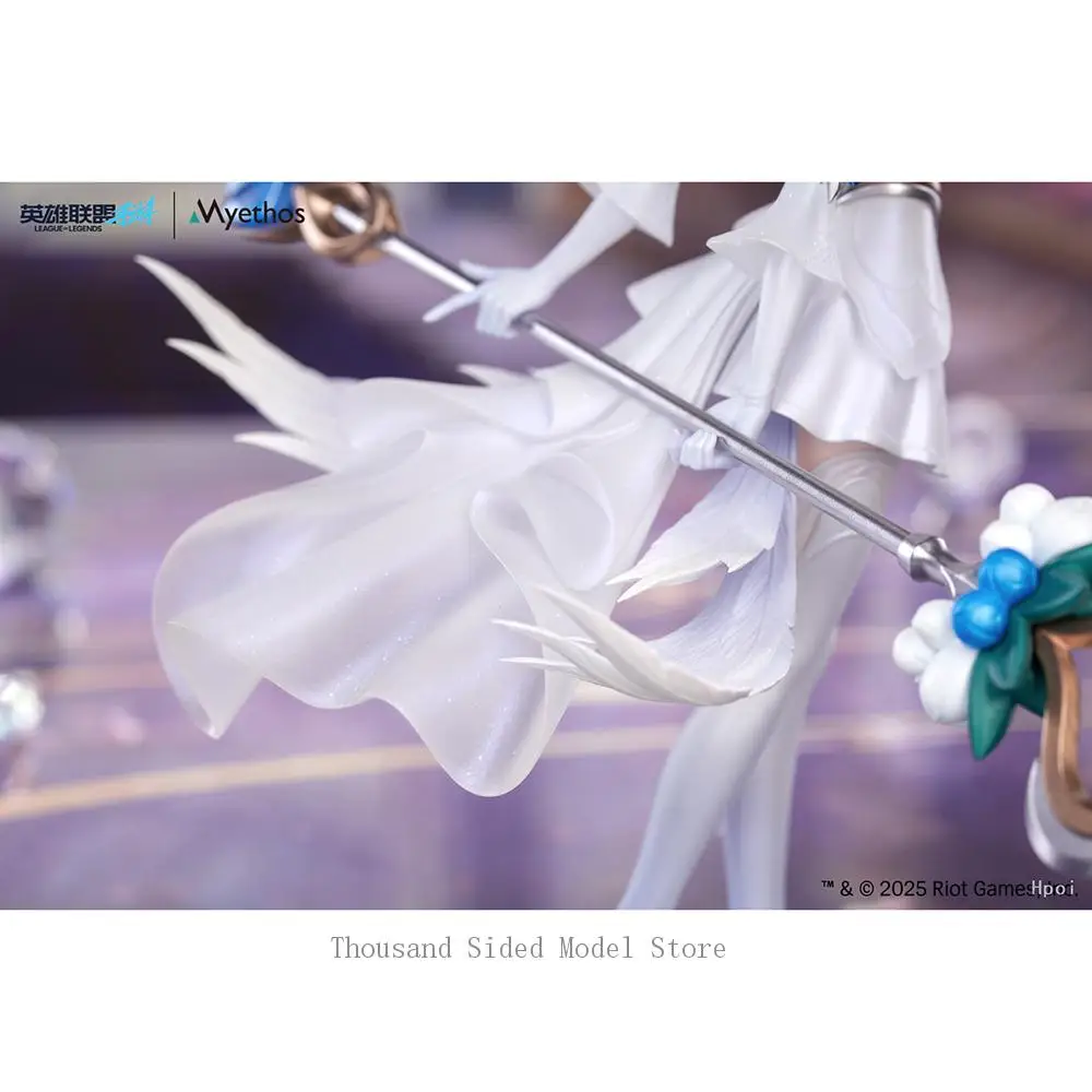 Myethos + League of Legends Lux (Crystal Rose) Collectible 21.6CM Action Figure — view 3