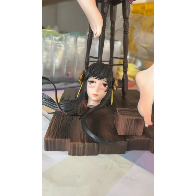 Spy×Family Yor Forger Large 2 Styles Collectible Figure — view 3