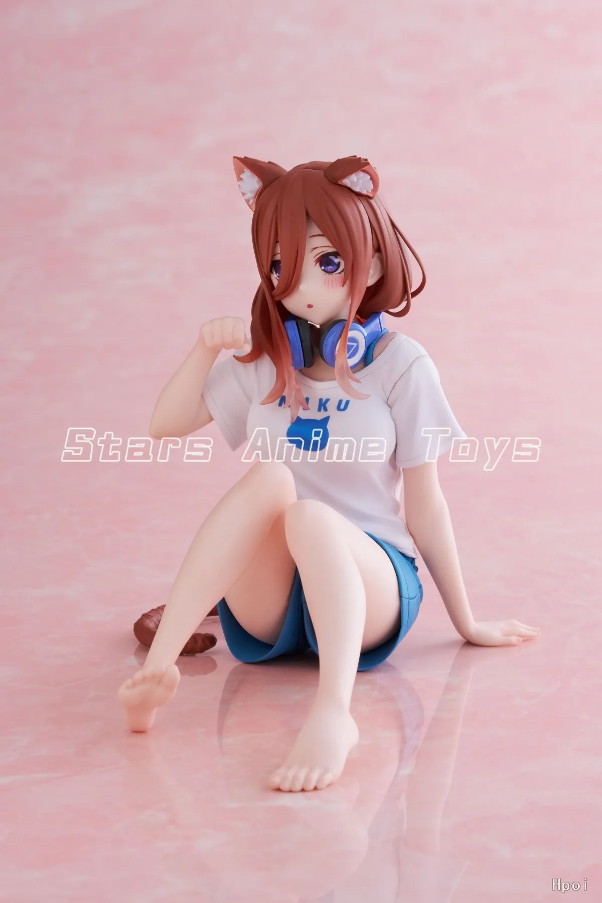 TAiTO Desktop the Quintessential Quintuplets Nakano Miku/Nakono Yotsuba/Nakano Itsuki Cat Homewear Collectible Figure — view 3