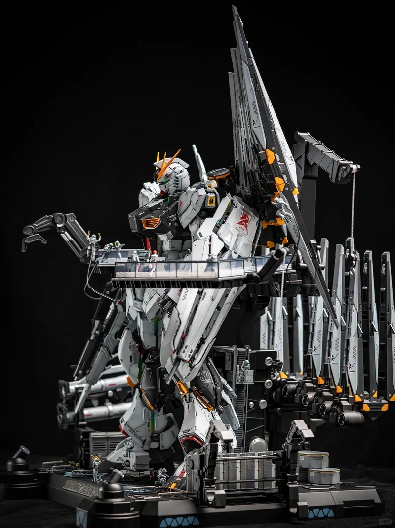 Daban 1/60 PG RX-93 V Metal Structure Equipped with Floating Cannon Assembly Model Kit — view 3