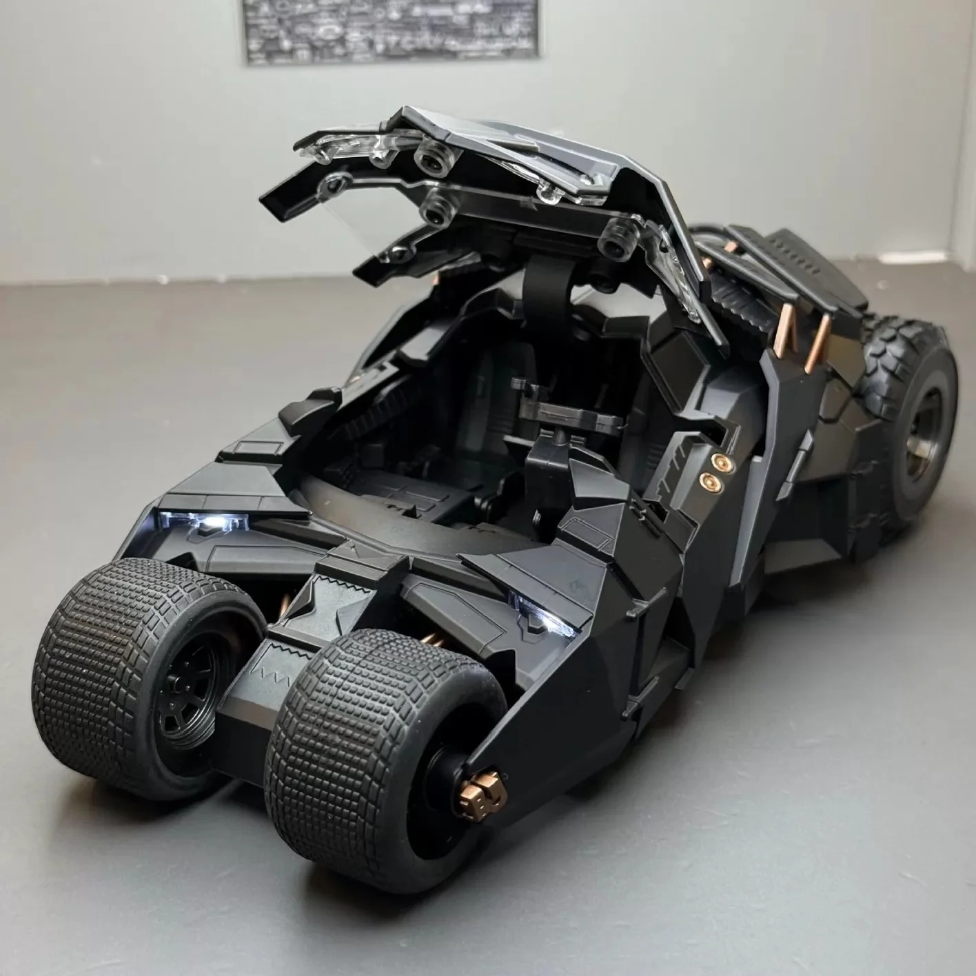 Batman Batmobile 1:18 Dark Knight Armored Car Display Model — view 2