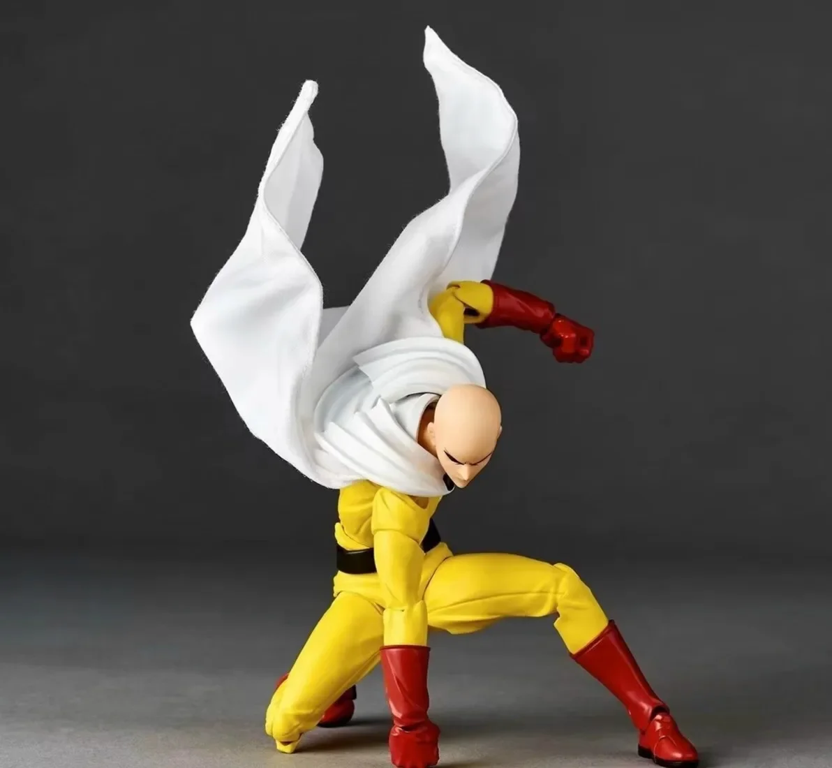 KAIYODO Amazing Yamaguchi Revoltech One PUNCH-MAN Saitama PVC Statue Anime Ko Model Collectible Figure — view 4