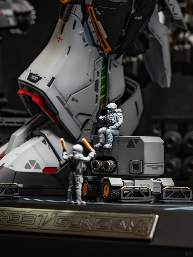 Daban 1/60 PG RX-93 V Metal Structure Equipped with Floating Cannon Assembly Model Kit — view 4