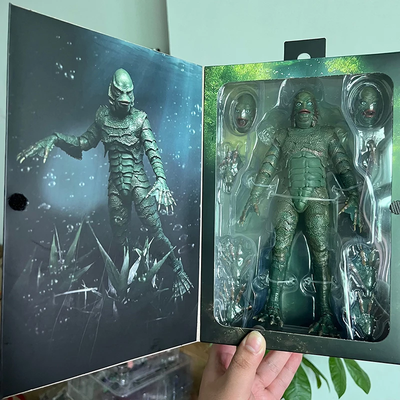 NECA Creature from the Black Lagoon Horror Film Model Movable Room Action Figure — view 7