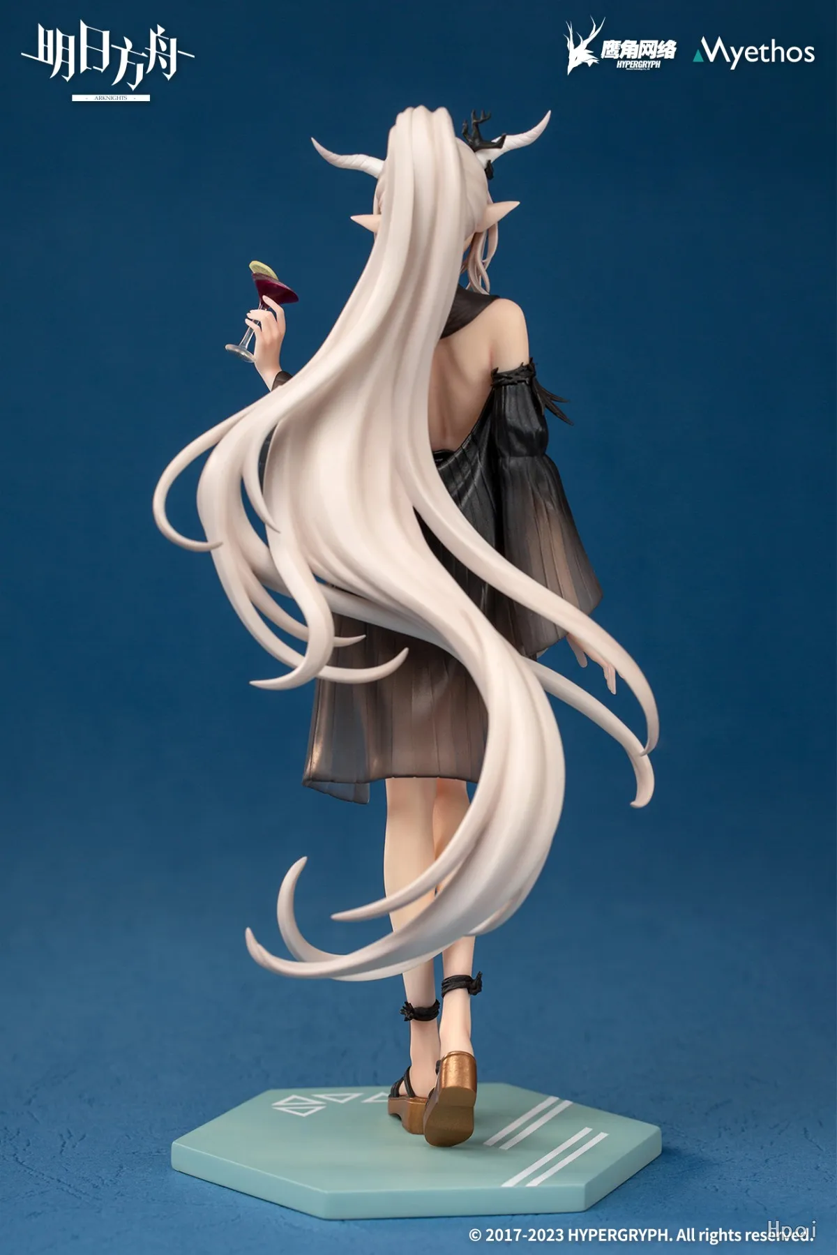 Myethos + Series Arknights the Shining Summer Collectible Figure — view 5