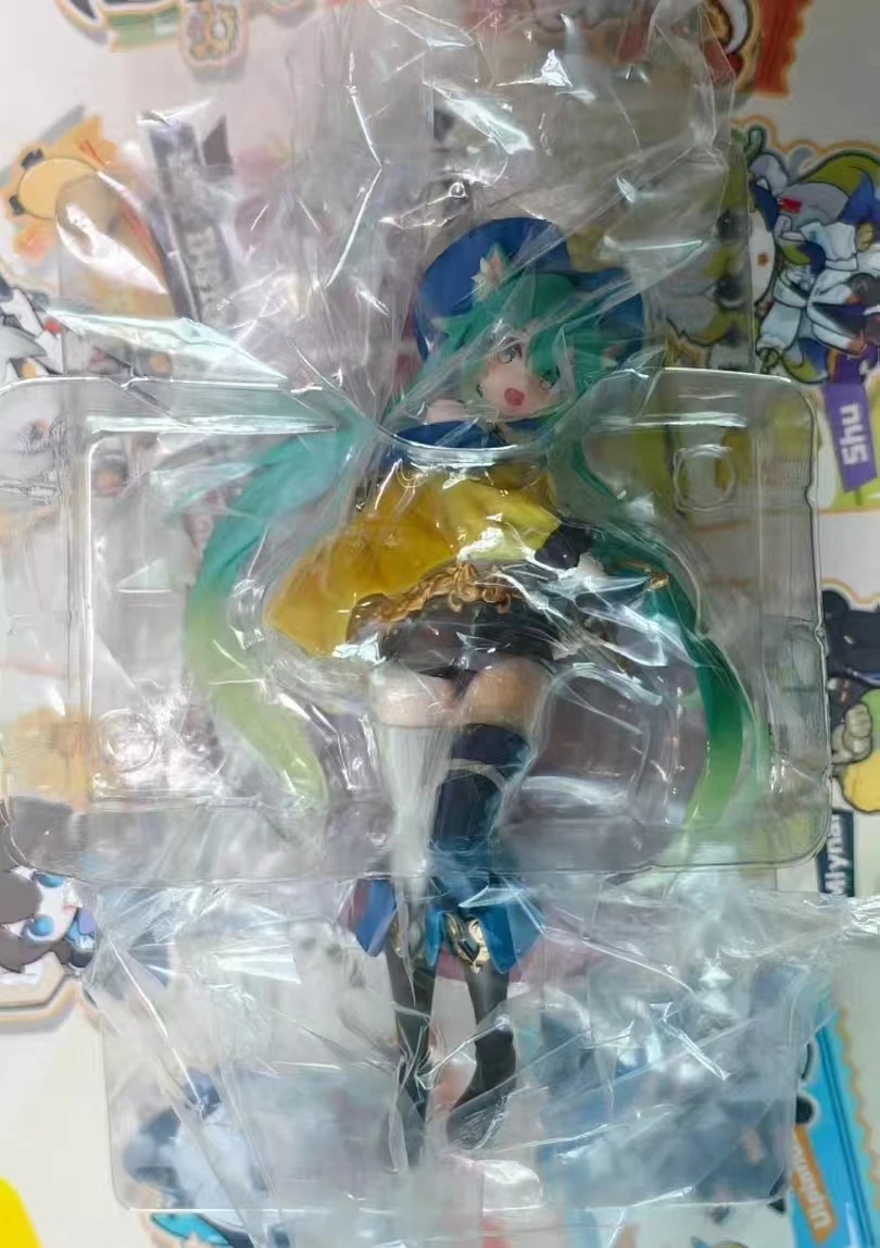 TAITO Wonderland Hatsune Miku Cat in Boot Model Figurine Collectible Figure — view 4