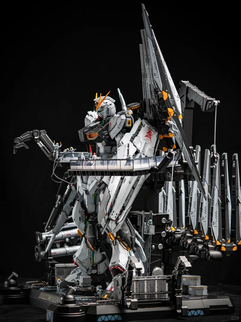 Daban 1/60 PG RX-93 V Metal Structure Equipped with Floating Cannon Assembly Model Kit — view 3
